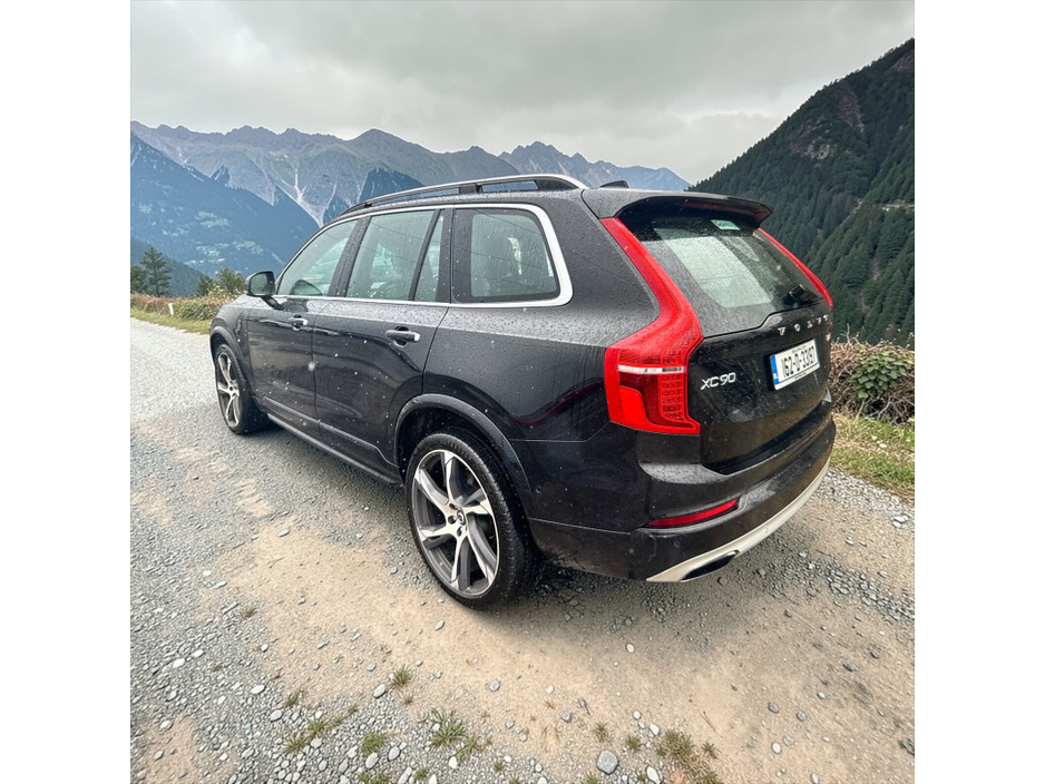 2016 Volvo XC90 - image 9