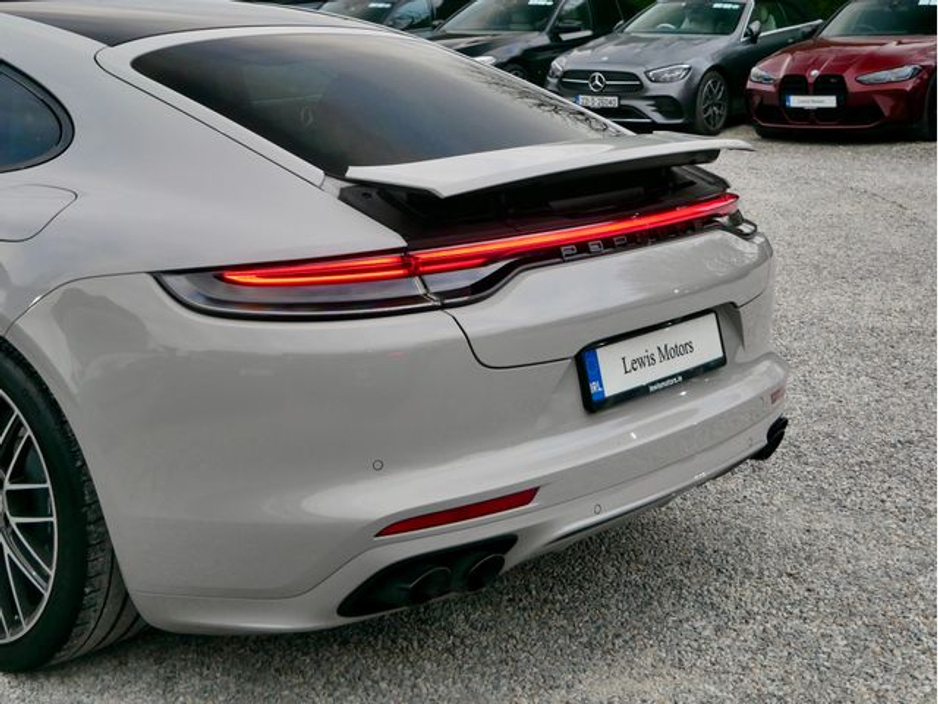2023 Porsche Panamera - image 13