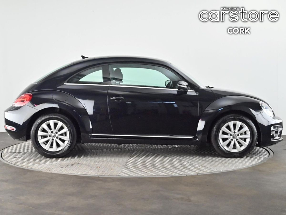 2017 Volkswagen Beetle - image 2