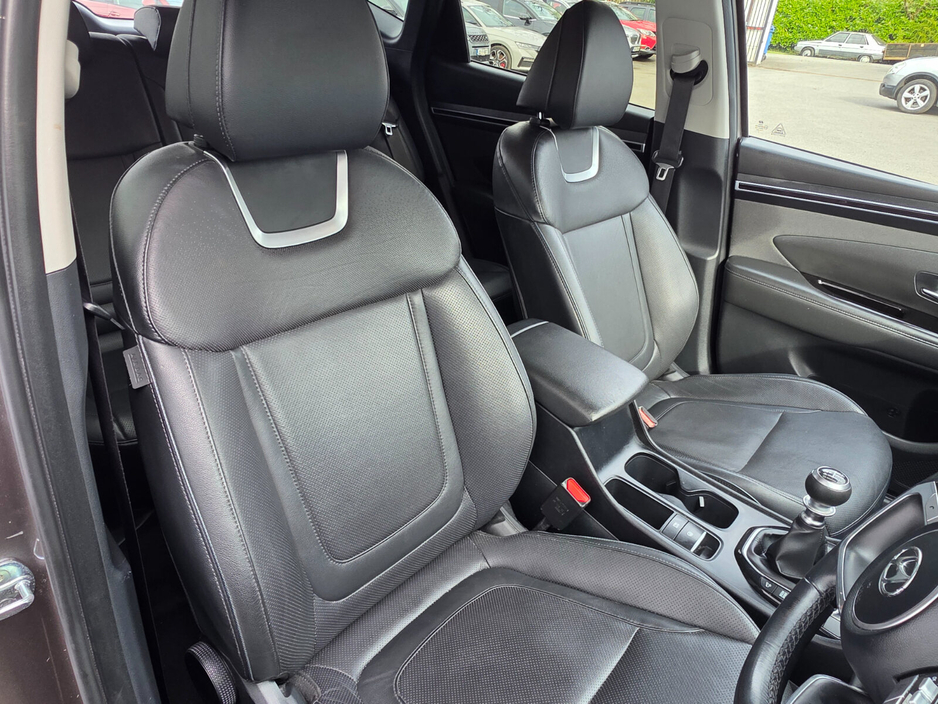 2022 Hyundai Tucson - image 4
