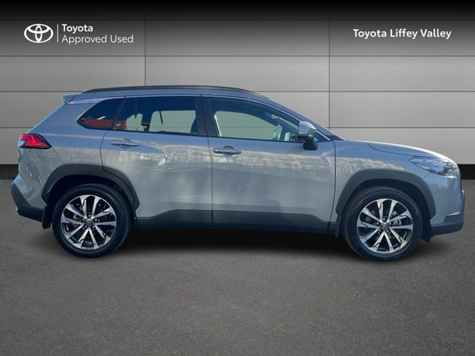 2024 Toyota Corolla Cross - image 3