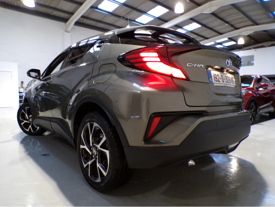 2019 Toyota C-HR 192*18,000 MILES*HYBRID SPORT TOYOTA C-HR SELF CHARGING 1.8 AUTOMATIC*FANTASTIC CONDITION GREAT ON FUEL, POWER, COMFORT WITH A LOT OF SPACE ALL COMBINED FOR A FANTASTIC DRIVE. CAR COMES WITH FULL SAF €21,900
