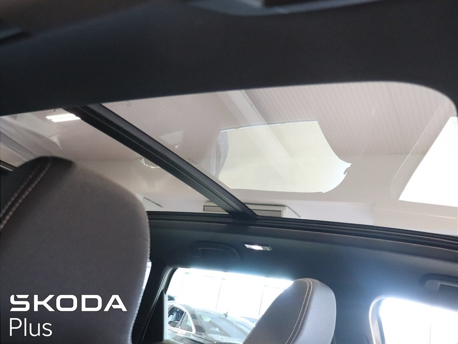 2023 Skoda Karoq - image 22