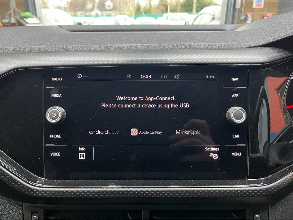 2020 Volkswagen T-Cross €21950! 2020 VOLKSWAGEN T-CROSS TSI FIRST 1.0 AUTOMATIC / CRUISE CONTROL / REVERSE CAMERA AND MORE €21,950