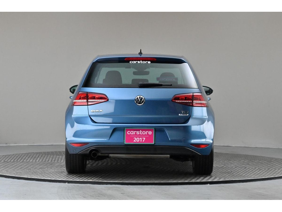 2017 Volkswagen Golf - image 8