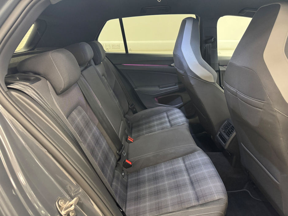 2021 Volkswagen Golf - image 6