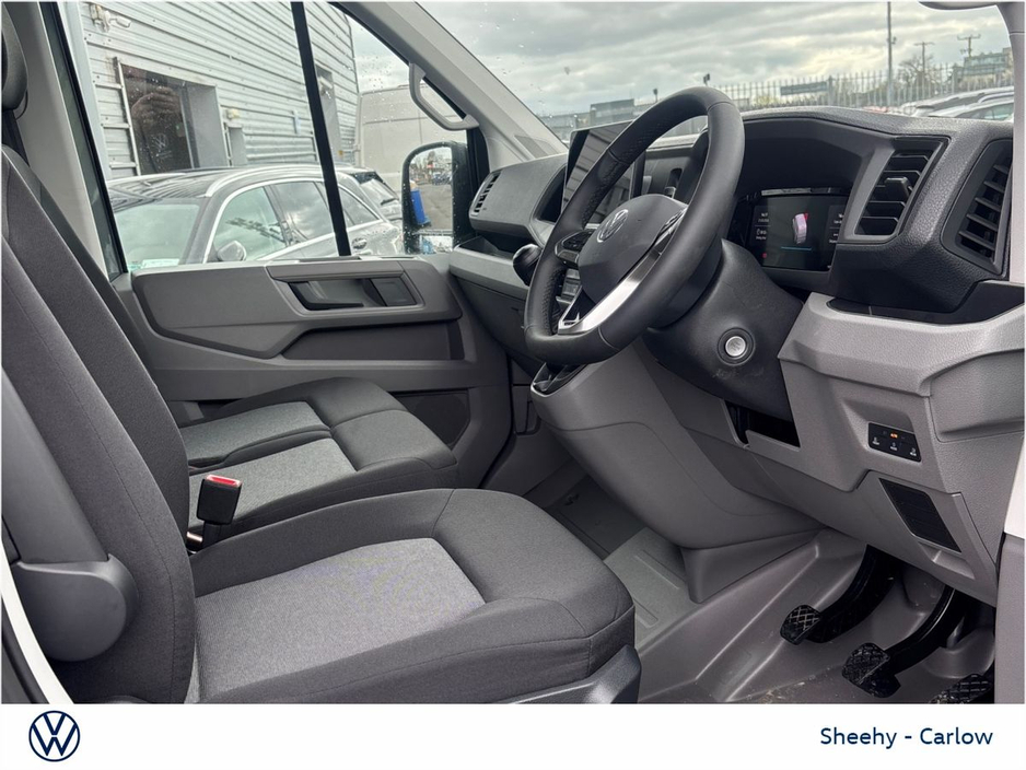 2026 Volkswagen Crafter - image 8