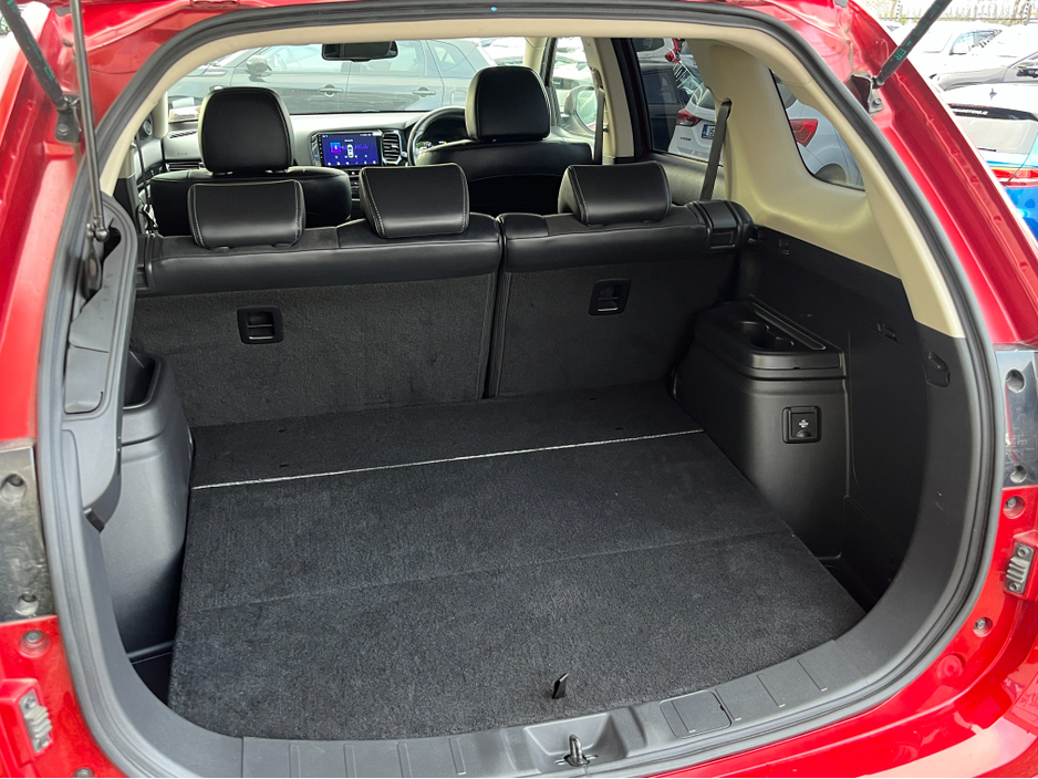 2019 Mitsubishi Outlander G 4WD AUTOMATIC 2.4 PETROL PLUG IN HYBRID //HIGH SPEC//HALF LEATHER SEATS//HEATED SEATS AND STEERING WHEEL//REVERSE CAMERA//KEYLESS ENTRY// €22,950