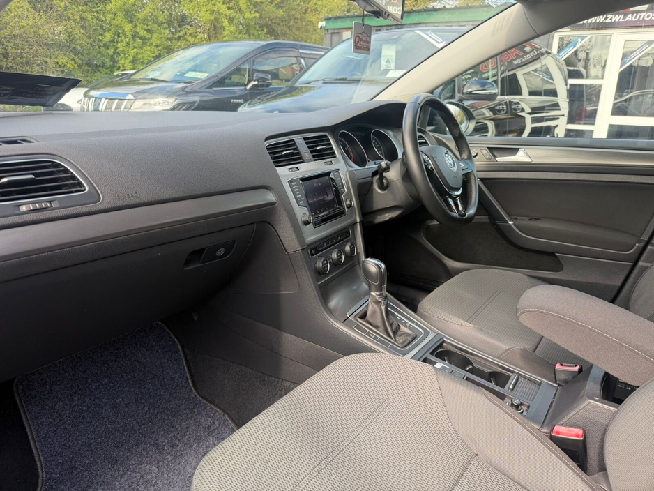 2013 Volkswagen Golf - image 12