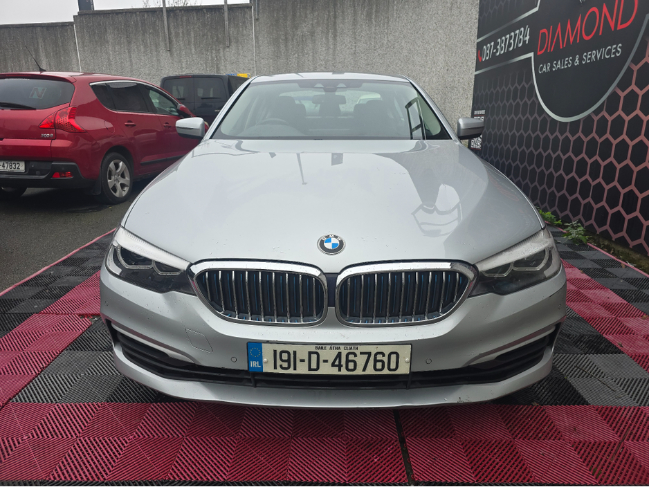 2019 BMW 5 Series - image 2