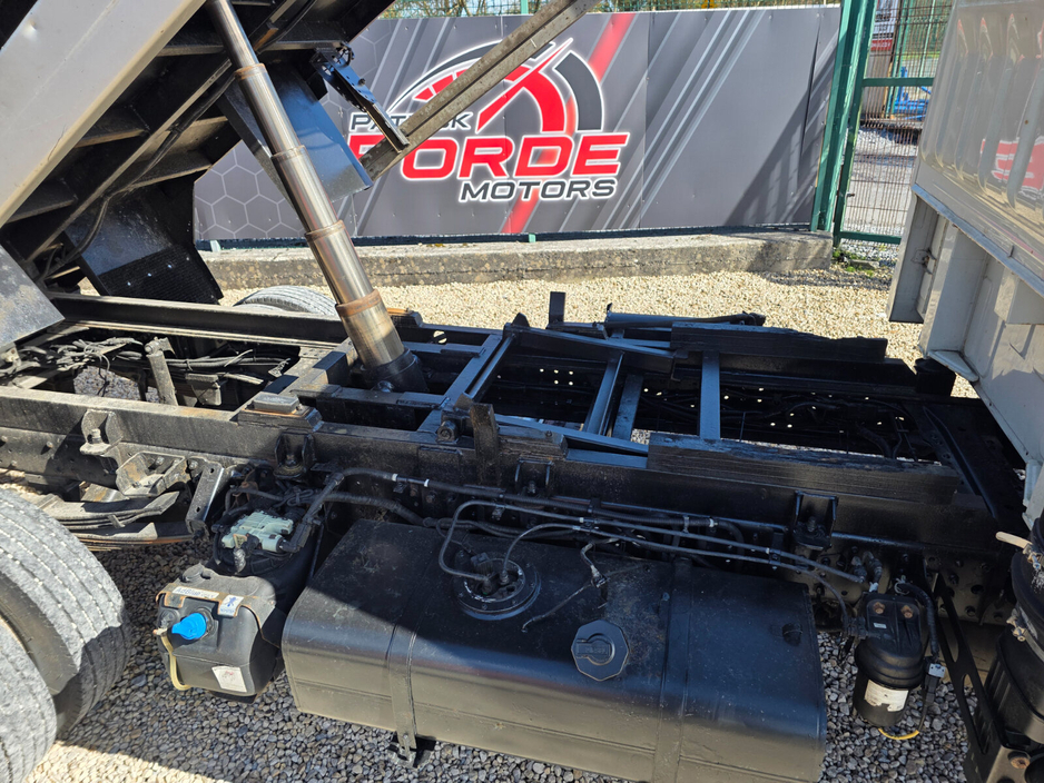 2019 FUSO Canter - image 10