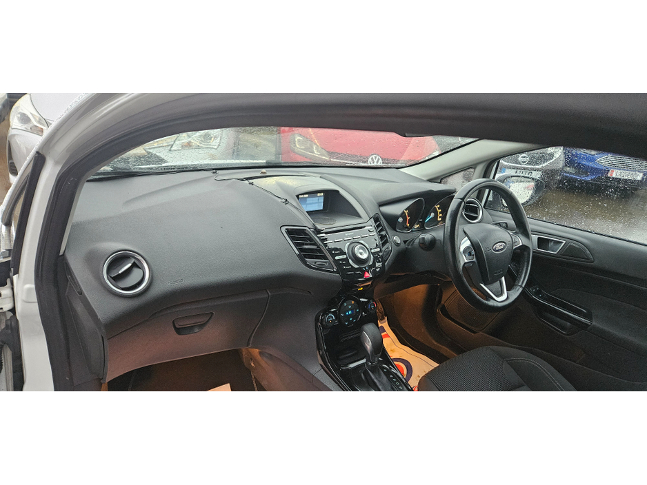 2016 Ford Fiesta automatic titanium/zetec s 1.0 eco very low kms €10,950