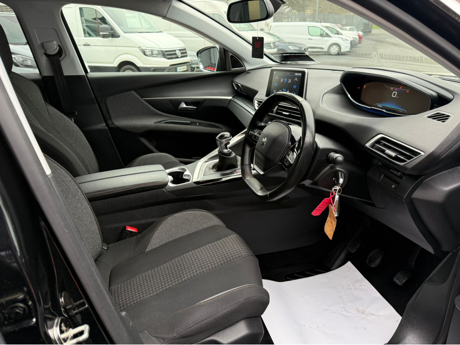 2019 Peugeot 3008 - image 8