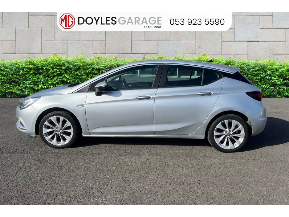 2016 Vauxhall Astra - image 6