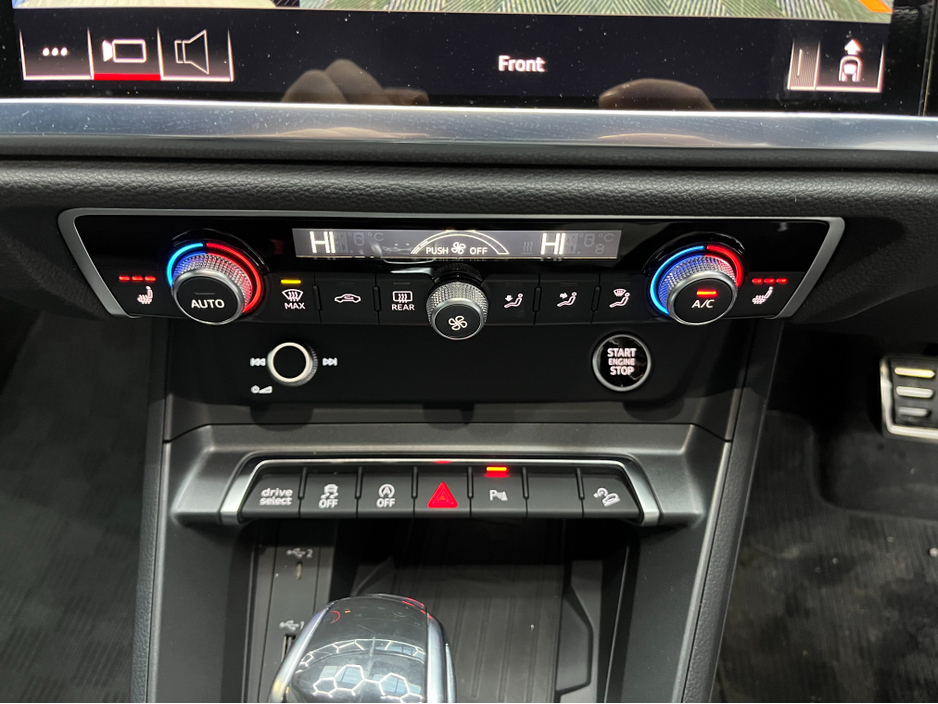 2020 Audi Q3 2020 AUDI Q3 35TDI QUATTRO S LINE 2.0 AUTOMATIC / CRUISE CONTROL / 360° PARKING CAMERA / ELECTRIC HEATED SEATS / PADDLE SHIFTERS / APPLE CARPLAY