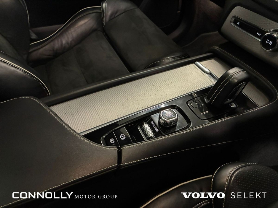 2021 Volvo XC90 T8 R-Design PHEV €605pm €52,995