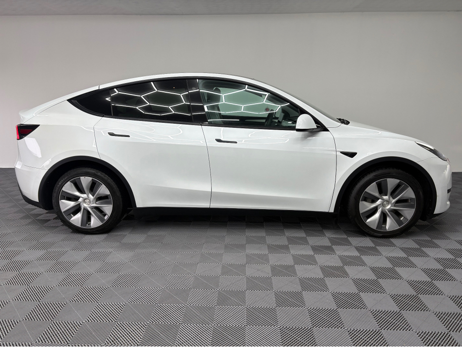 2023 Tesla Model Y - image 6