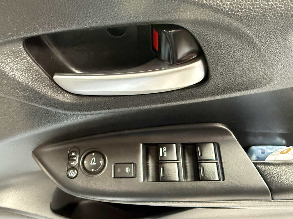 2016 Honda Jazz - image 19