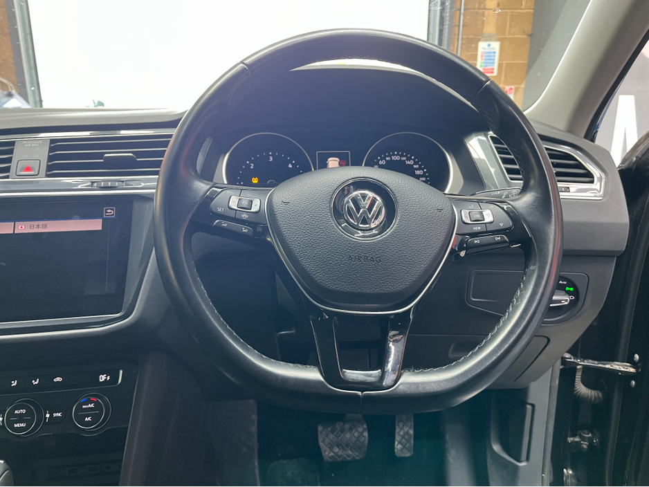 2018 Volkswagen Tiguan - image 10