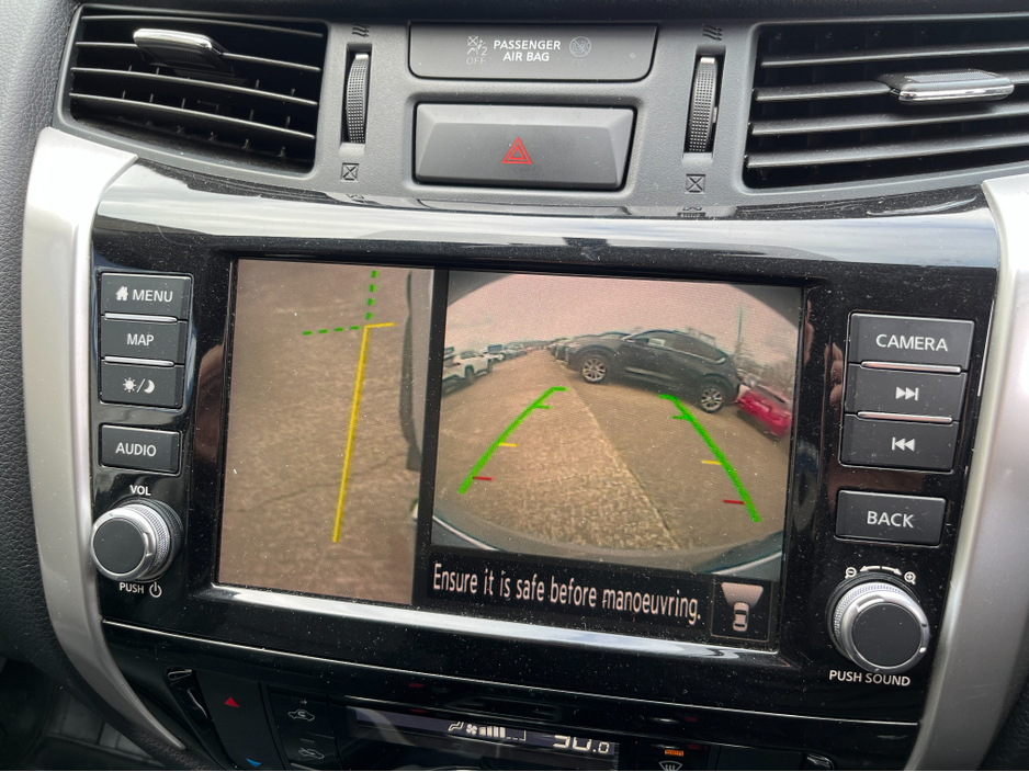 2019 Nissan Navara - image 22