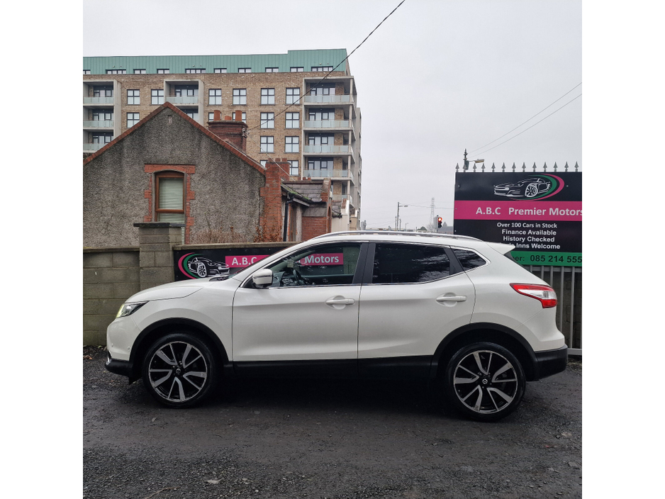 2015 Nissan Qashqai 1.5 DSL XE €10,950