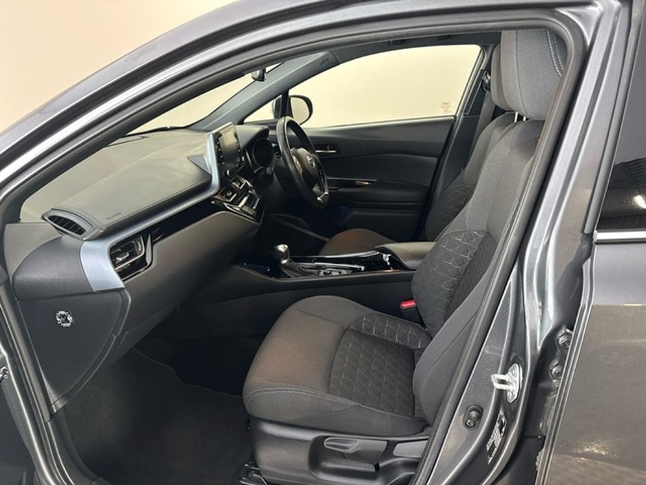 2021 Toyota C-HR - image 6