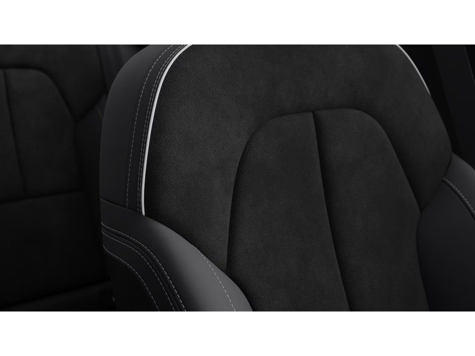 2026 Volvo EX40 - image 17