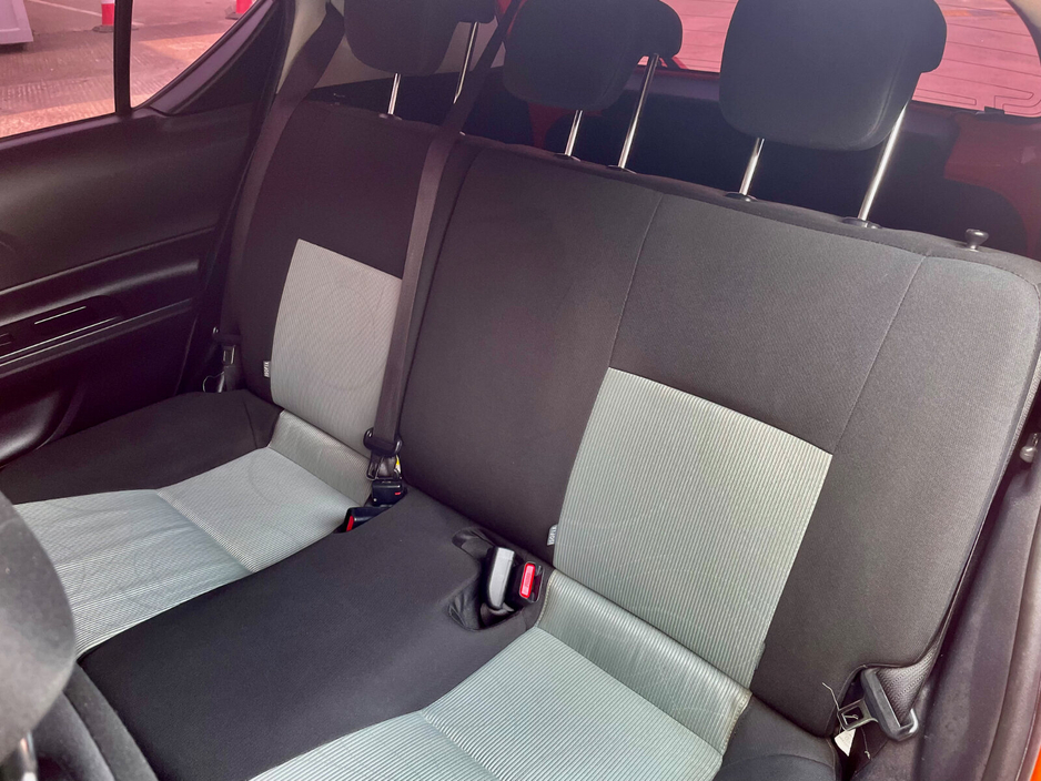 2014 Toyota Aqua - image 16