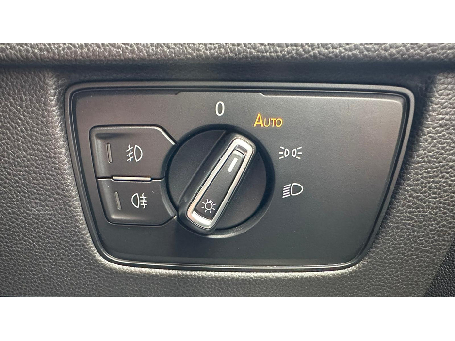 2019 Volkswagen Passat - image 26