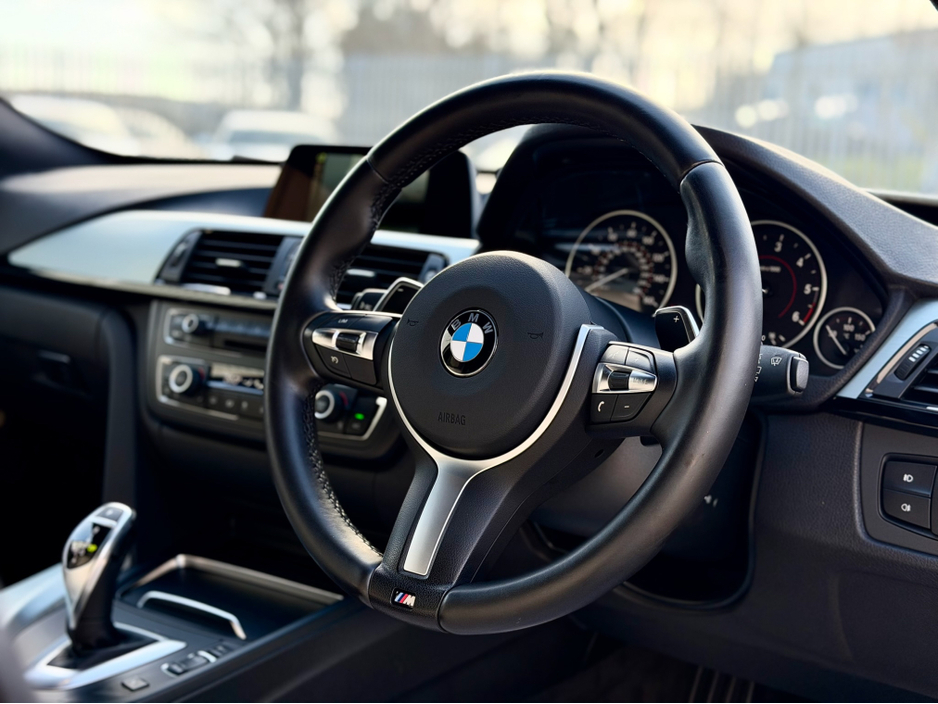2016 BMW 3 Series - image 9