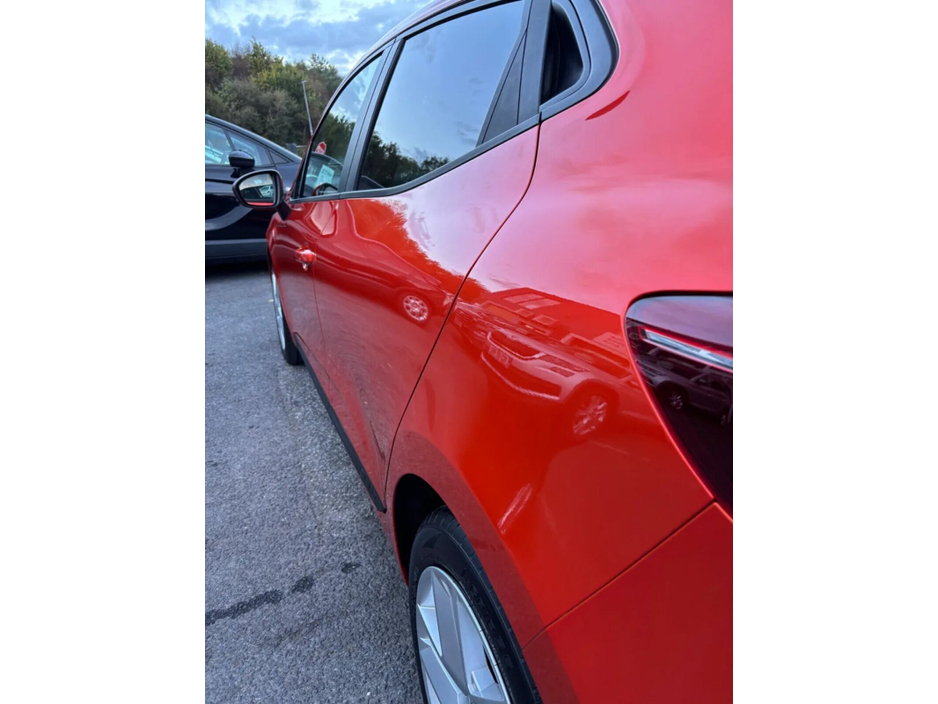 2022 Renault Clio Dynamique SCe 65 €14,000