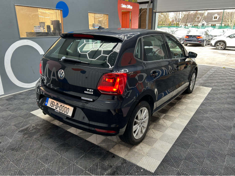 2015 Volkswagen Polo - image 2