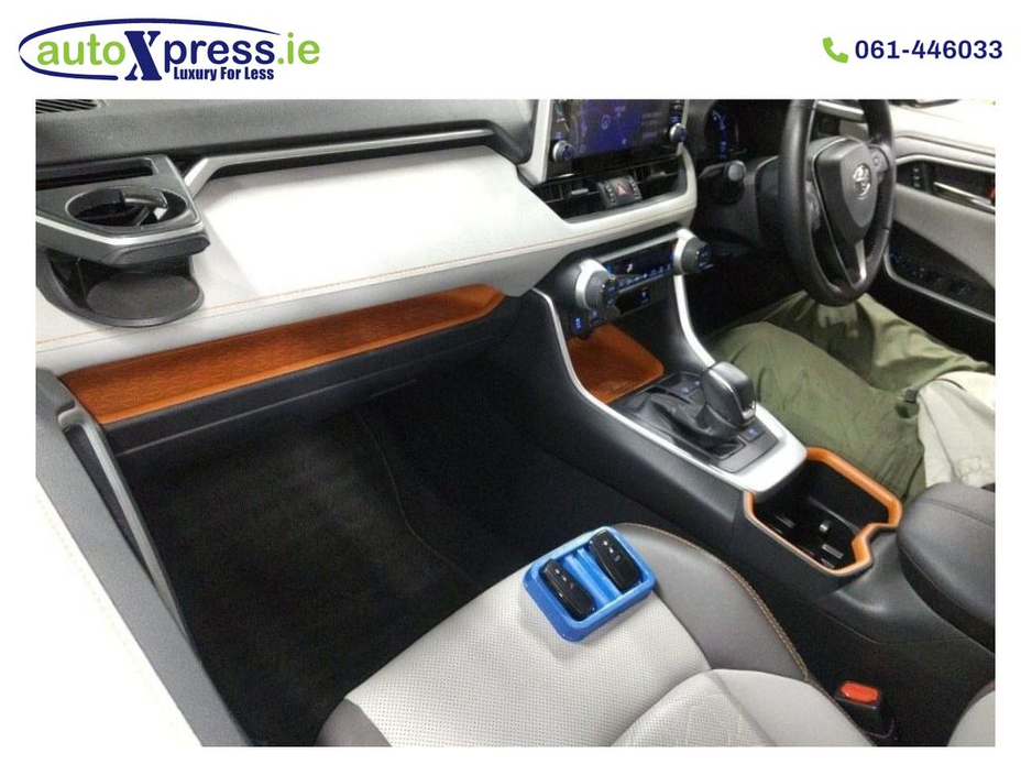 2022 Toyota Rav4 - image 4