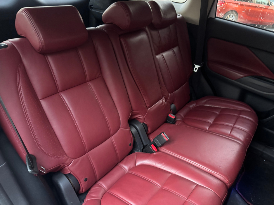 2015 Mitsubishi Outlander - image 10