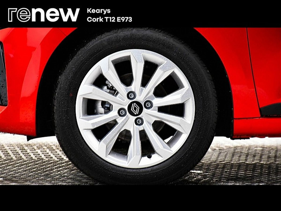 2025 Renault Clio - image 9