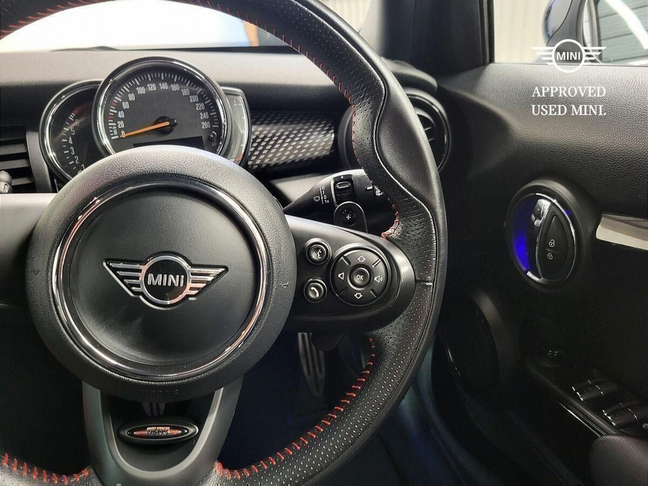 2019 MINI Hatch 5-Door Cooper S Sport €19,975