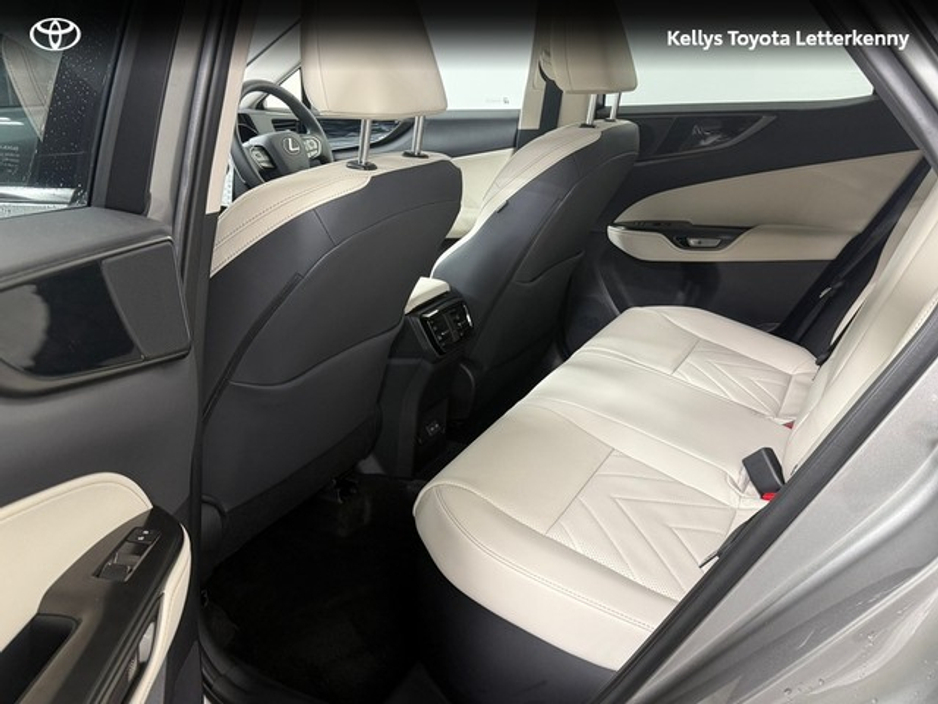 2025 Lexus NX 450 h+ - image 7