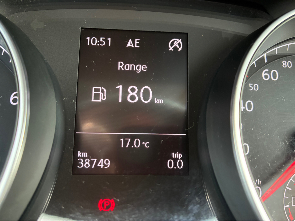 2014 Volkswagen Golf - image 16