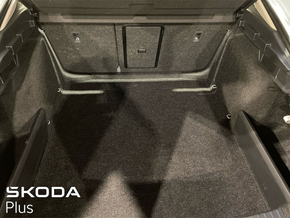 2025 Skoda Octavia - image 9