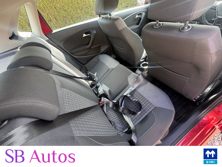 2015 Volkswagen Polo - image 5