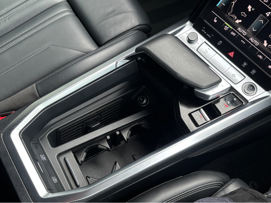 2021 Audi e-tron - image 21