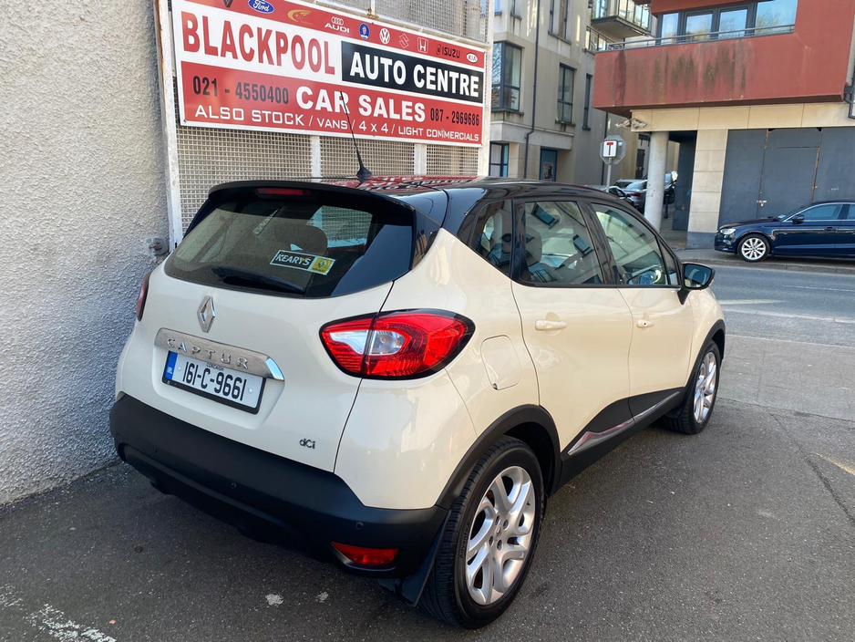 2016 Renault Captur - image 5