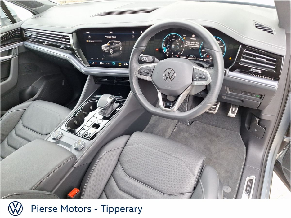 2025 Volkswagen Touareg TOUAREG COMM R-LINE 3.0 231BHP - FACTORY HITCH €76,950