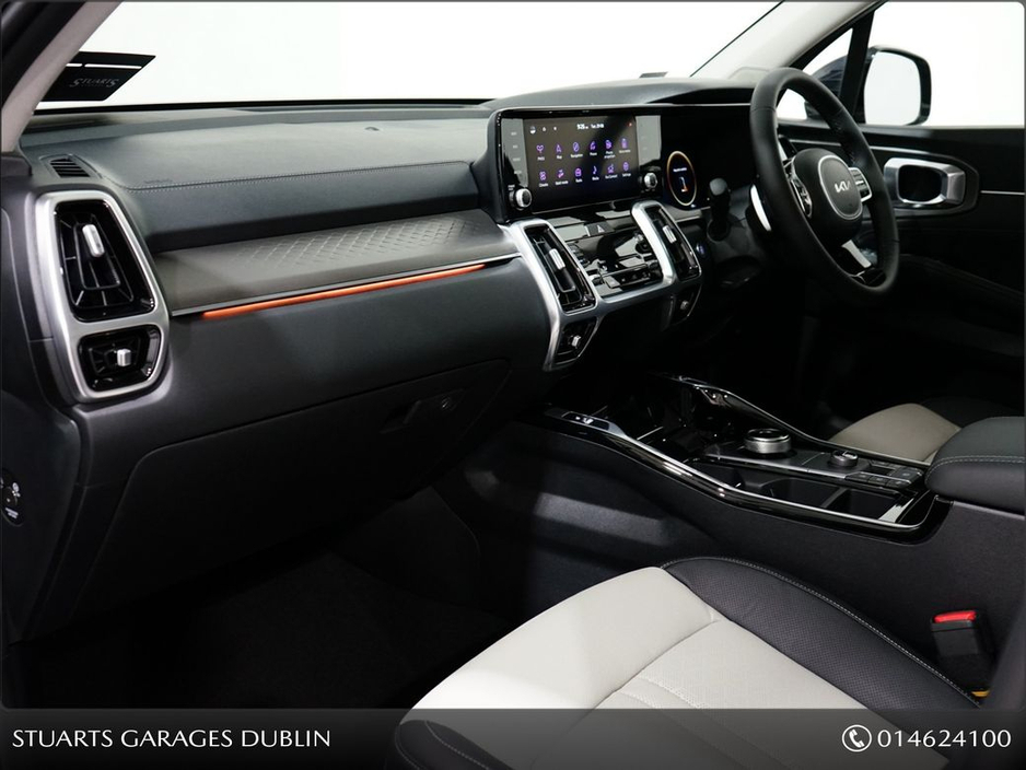 2024 Kia Sorento - image 13