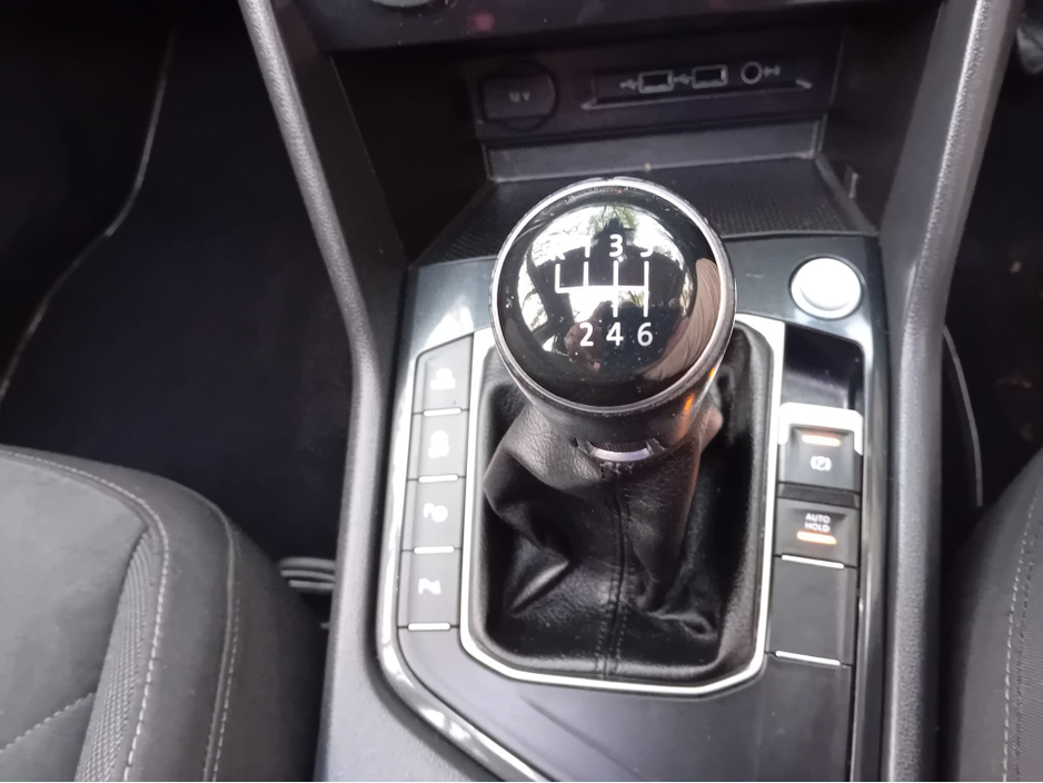 2018 Volkswagen Tiguan - image 26