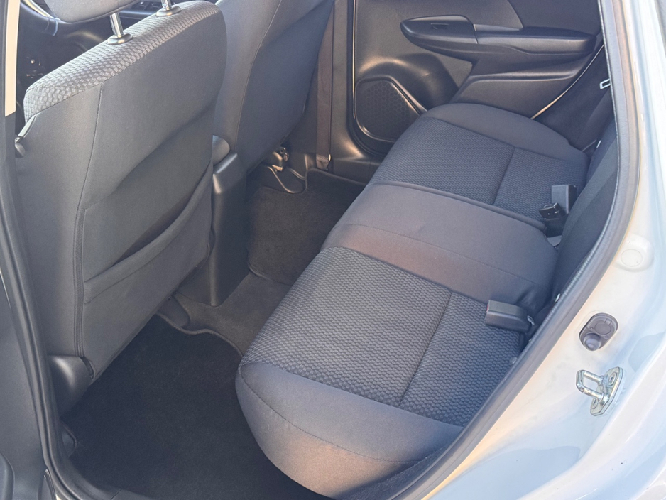 2017 Honda Jazz - image 7