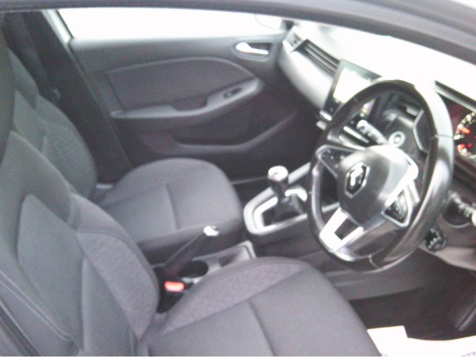2020 Renault Clio NEW NCT 2028,  SAT./NAV., CRUISE, €180 TAX. ICONIC, LOW KMS. €12,999