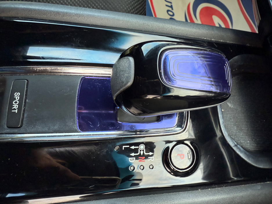 2015 Honda Vezel - image 12