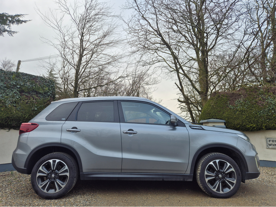 2022 Suzuki Vitara - image 12