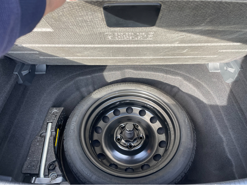 2016 Volkswagen Golf - image 24